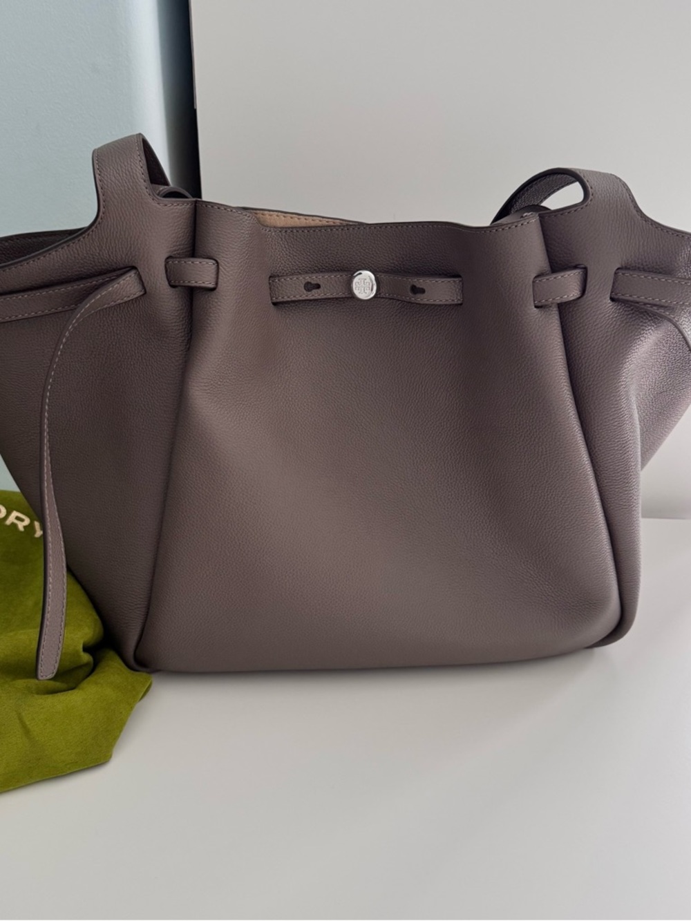 Tory Burch Large Romy Grey Wild Mushroom Tote Bag - Picture 2 of 16